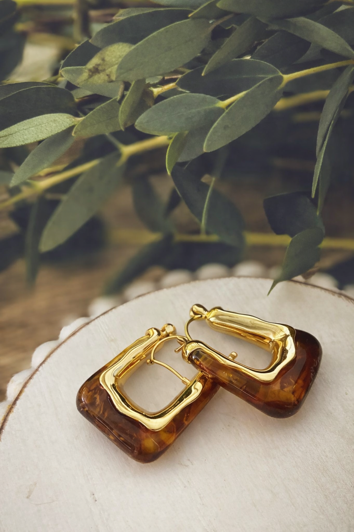 Timeless acrylic earrings with a vintage aesthetic that brings retro charm to any outfit