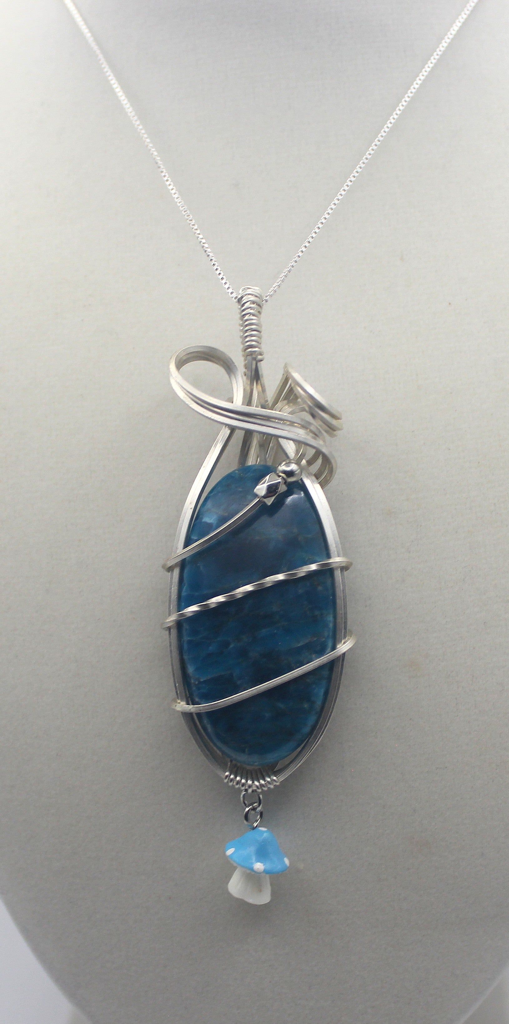 Silver Argentium Blue Apatite Mushroom Pendant Necklace – Carved Crystal, Clarity & Motivation