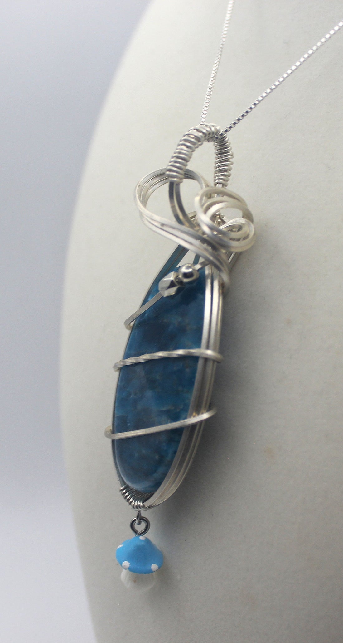 Silver Argentium Blue Apatite Mushroom Pendant Necklace – Carved Crystal, Clarity & Motivation