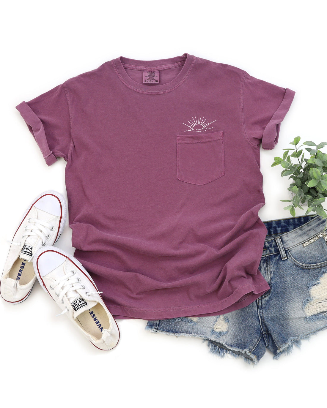 Sun & Wave Lake Beach Comfort Colors Pocket T-Shirt – Nature Camping Outdoor Graphic Tee