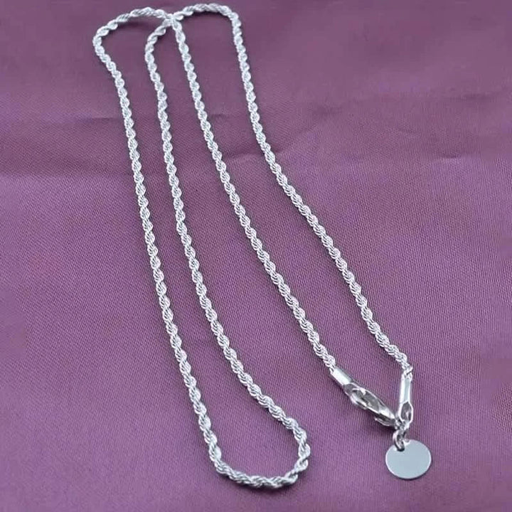This dynamic Twisted Rope Chain has visual appeal that catches the light beautify.