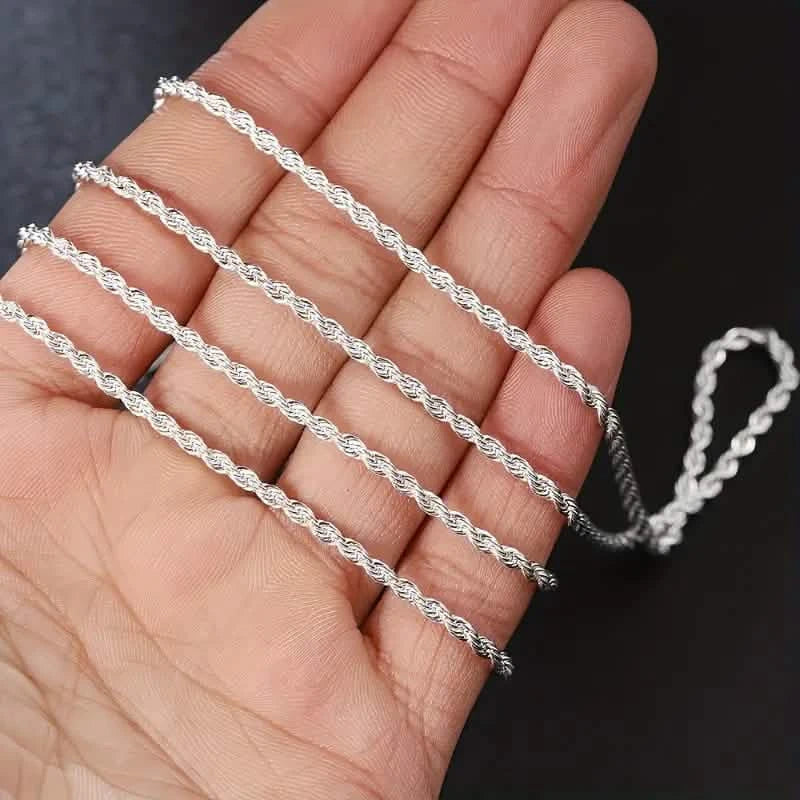This dynamic Twisted Rope Chain has visual appeal that catches the light beautify.